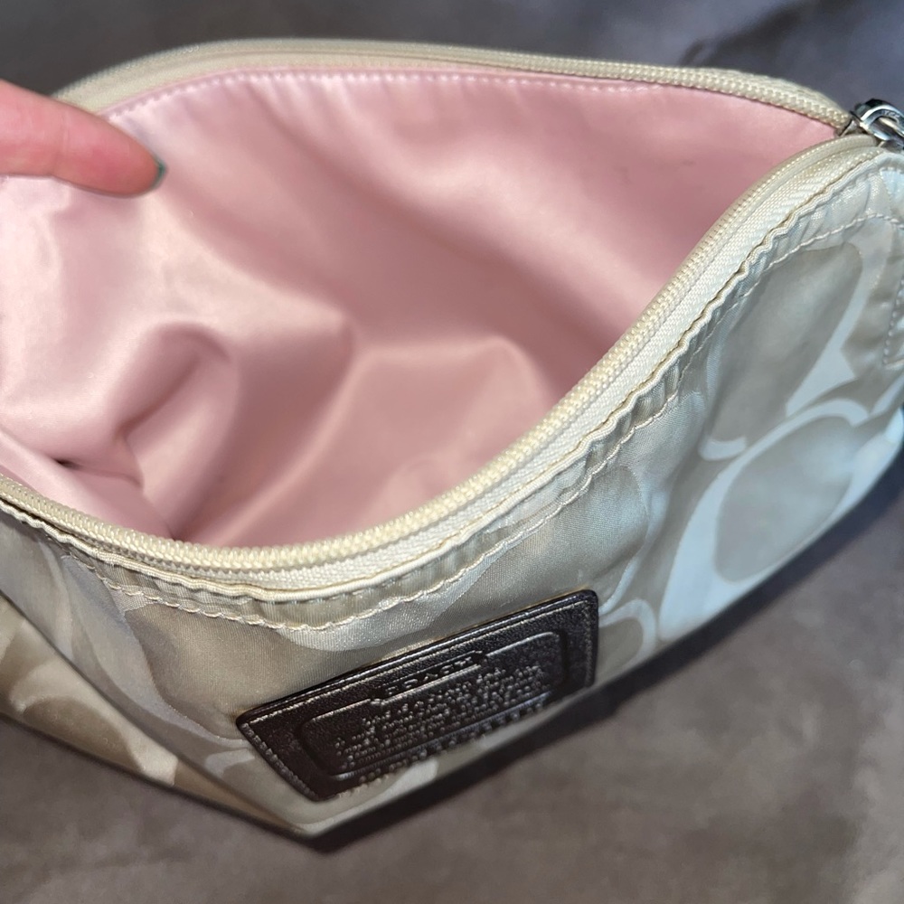 Coach Packing Bag View 2